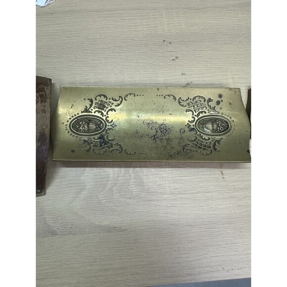 Art Nouveau Bradley & Hubbard Bronze Inkwell and Ink Blotter - Picture 5 of 14